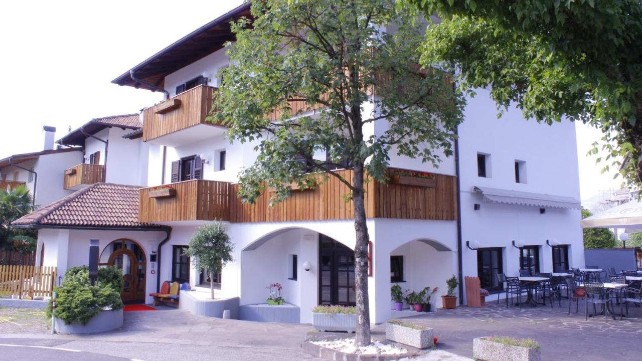 Zur Muehle Ora / Auer Exterior foto