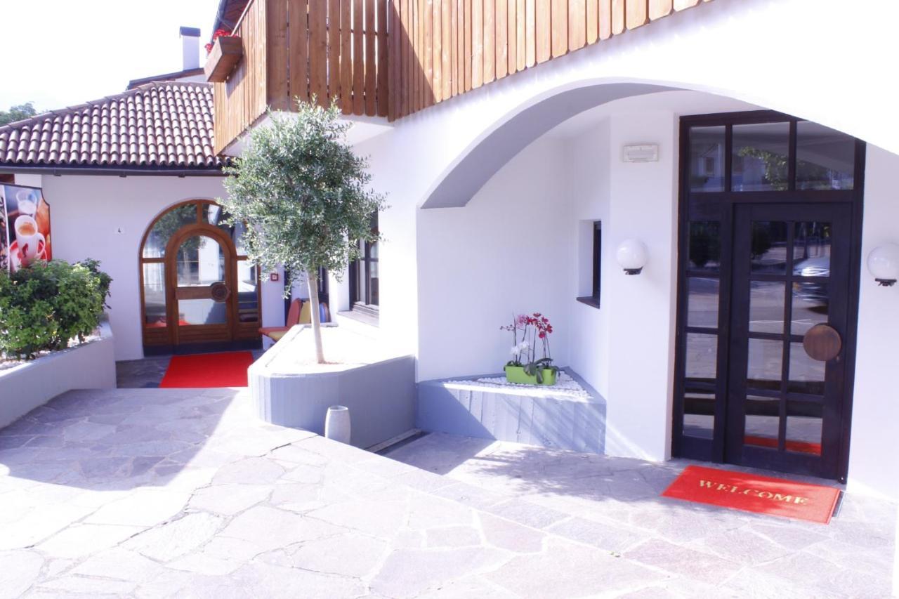 Zur Muehle Ora / Auer Exterior foto